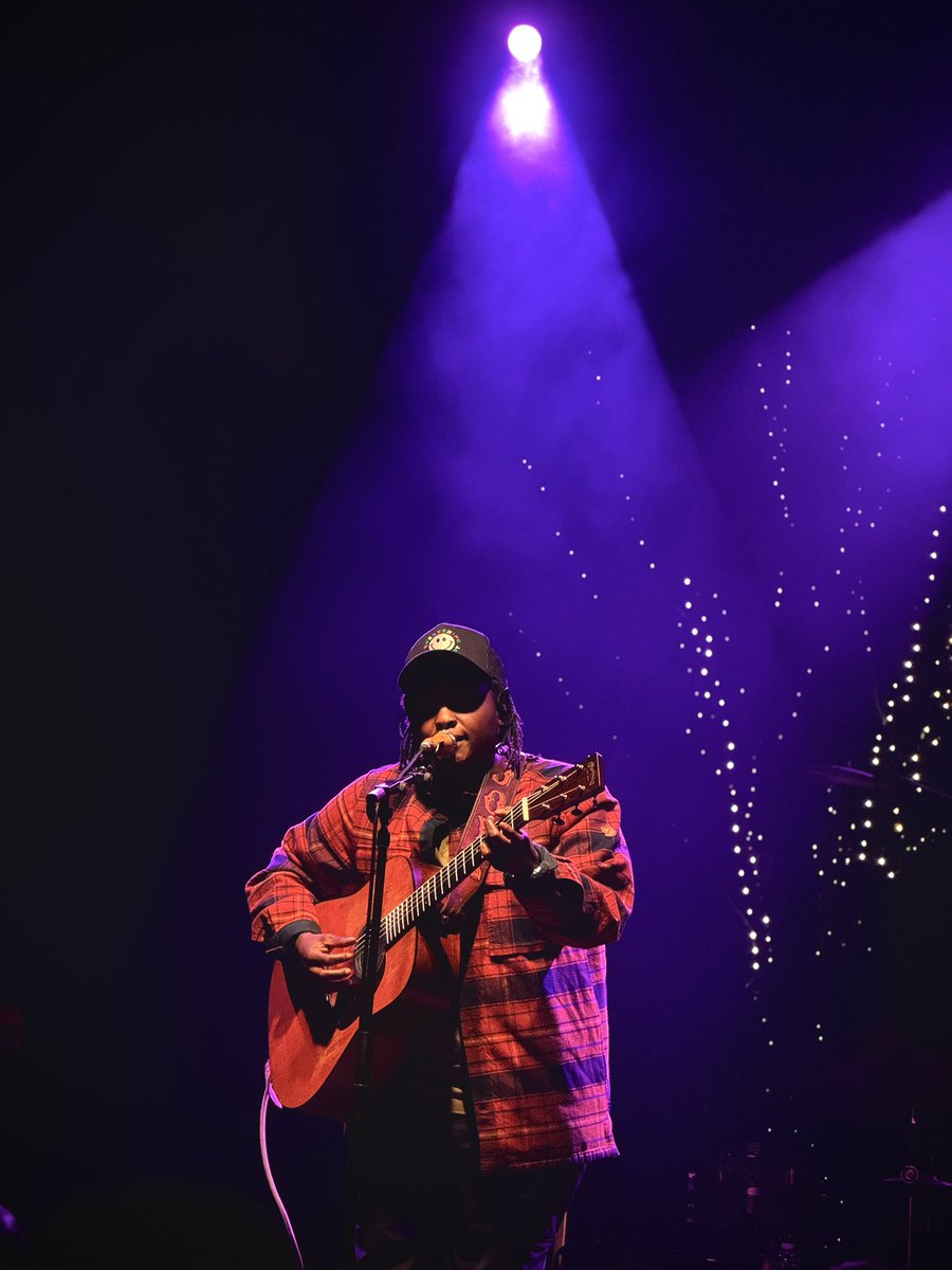 shaycunty's tweet photo. so honored to have gotten to witness @joyoladokun live tonight. what a magical experience ✨ https://t.co/51IeLO2DGj