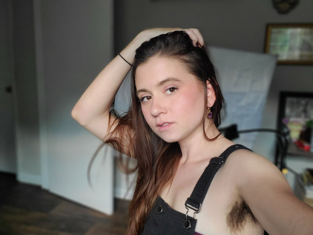 Jennifer Johnson (@jen_khruew) on Twitter photo 