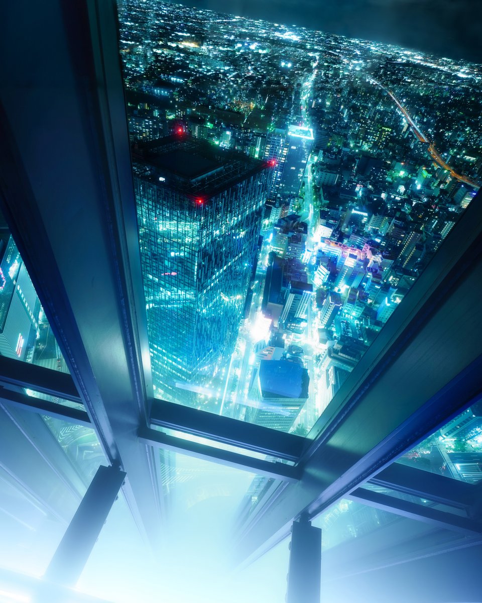 名古屋のこのビル、攻殻機動隊の世界観すぎる。