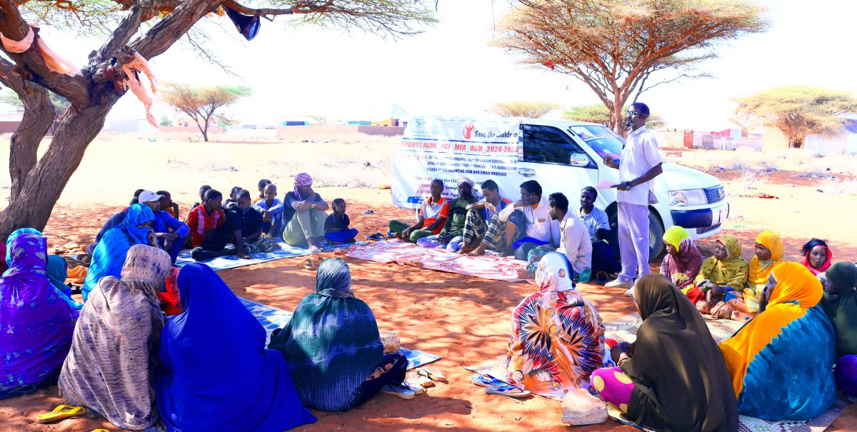 Somali Peace Line (Tubta Nabadda Soomaaliyeed) (@somalipeaceline) on Twitter photo In Abudwak, SPL, in partnership with <a href="/SaveChildrenSO/">Save the Children in Somalia</a> and funded by <a href="/FinlandinSom/">Finland in Somalia</a>, hosted community dialogue sessions in Dayacan, Jaqafwabir, Laandheer, Barradheere, Danwadaag & Garasle IDP Camp. The aim was to foster discussions on gender equality, positive parenting, and In Abudwak, SPL, in partnership with <a href="/SaveChildrenSO/">Save the Children in Somalia</a> and funded by <a href="/FinlandinSom/">Finland in Somalia</a>, hosted community dialogue sessions in Dayacan, Jaqafwabir, Laandheer, Barradheere, Danwadaag & Garasle IDP Camp. The aim was to foster discussions on gender equality, positive parenting, and