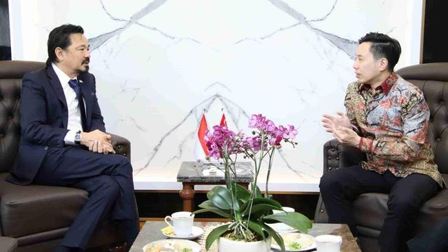 Wakil Ketua MPR RI <a href="/RusdiKirana/">Rusdi Kirana</a> Dorong Kerja Sama Indonesia-Singapura Terus Ditingkatkan. 

“Kita tahu selama ini hubungan baik antara Indonesia dengan Singapura sangat baik. Kita saling membutuhkan dan Singapura masih menjadi investor terbesar di Indonesia. Ini harus terus kita