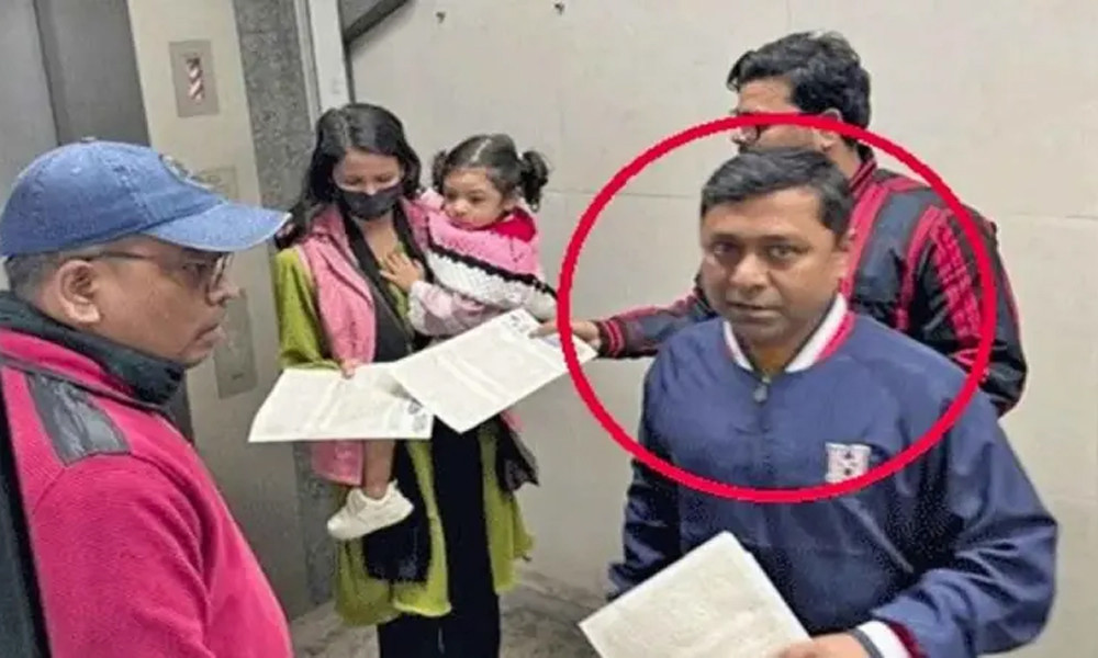 কারাগারে আ.লীগের লিফলেট বিতরণ করা সেই শিক্ষা ক্যাডার