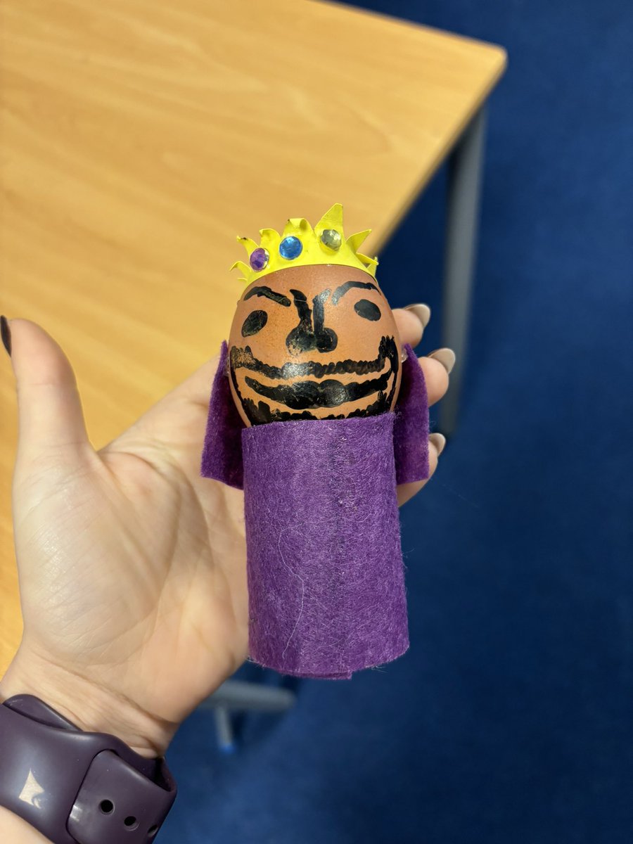 MillfieldHisto1's tweet photo. Last week, the pupils at Millfield have participated in the Eggstravaganza competition. The winner was Alice Glass in B2, who created Queen Elizabeth I. We also had Malala, Harald Hardrada, Henry VII, William Shakespeare and many more! Thank you for all your hard work! https://t.co/Z3vTh2aiD4