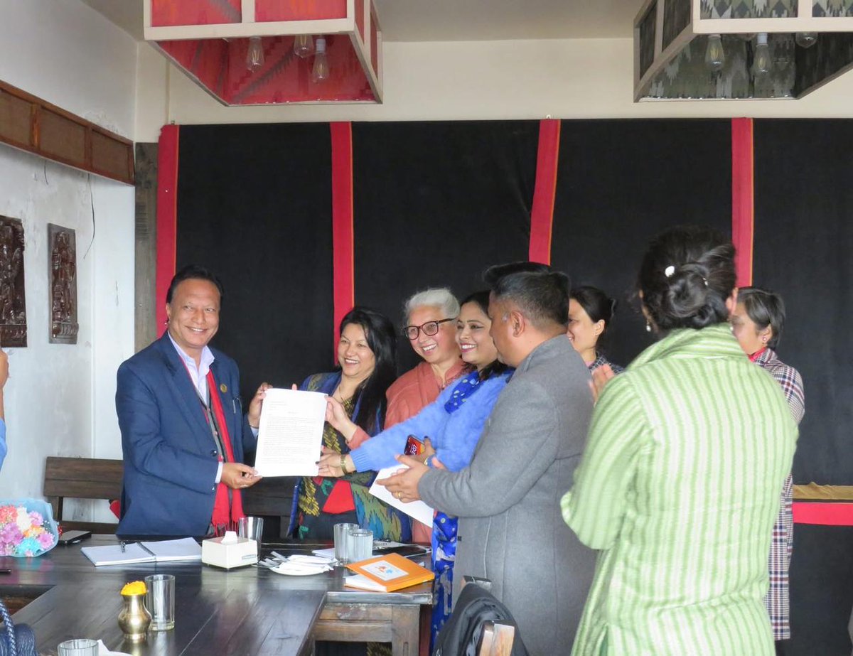 gomapandey's tweet photo. Discussion with Parliamentarians and Labor Minister ( Bagmati Province) about Home based workers to be included in Labor Act Amendment. https://t.co/zPMXTTBYkb
