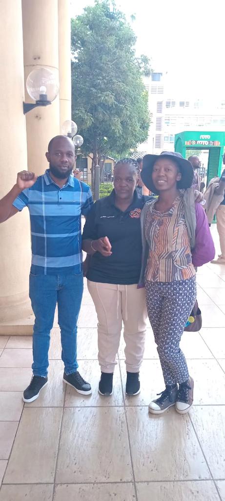 Its_Bahaa's tweet image. We&apos;re at Milimani Law Courts with Mama Rex and other family members,
The hearing is about to start.

@_James041
@sala_jefferson
@CopShakur @BookerBiro 

#JusticeForRex #RutoMutsGo #KasongoMustDie