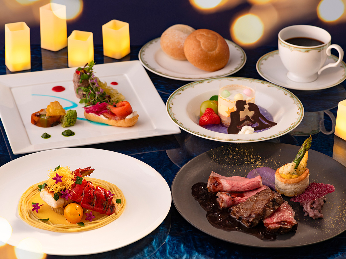 TDR_PR's tweet photo. 💡ニュース💡

東京ディズニーシーでは、4月8日から6月30日まで、“食で世界を巡る”をテーマとしたスペシャルイベント「東京ディズニーシー・フード＆ワイン・フェスティバル」を今年も開催✨

料理やワインのほか、この時期だけのさまざまなドリンクを販売し、大人からお子さままでお楽しみいただけます♪

グッズやデコレーションが登場するほか、アトモスフィア・エンターテインメントもフェスティバルを華やかに彩ります✨

くわしくは
https://t.co/d3ew9lia04