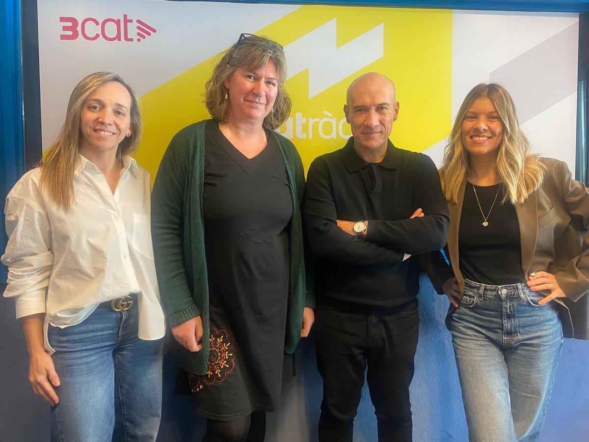 🔊"Som animals socials", recorda la psicòloga Carolina Blanco quan parla de la soledat amb la coach Noemí Seva, <a href="/annaromeumateu/">anna romeu mateu</a> i <a href="/gaspahernandez/">Gaspar Hernàndez</a> . Amb l'apunt de la psicòloga Maria Lluïsa Lozano i l'espai de <a href="/SergiTorres33/">Sergi Torres</a> a <a href="/CatalunyaRadio/">Catalunya Ràdio</a> 3cat.cat/3cat/por-de-la…