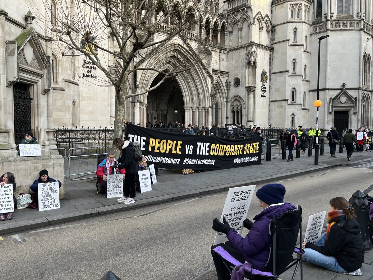 xr_cymru's tweet image. A big thank you to the Welsh contingent who made it to the Royal Courts of "Justice" last week. This is how we raise awareness. 🌎🛡️
#justice #farcical
