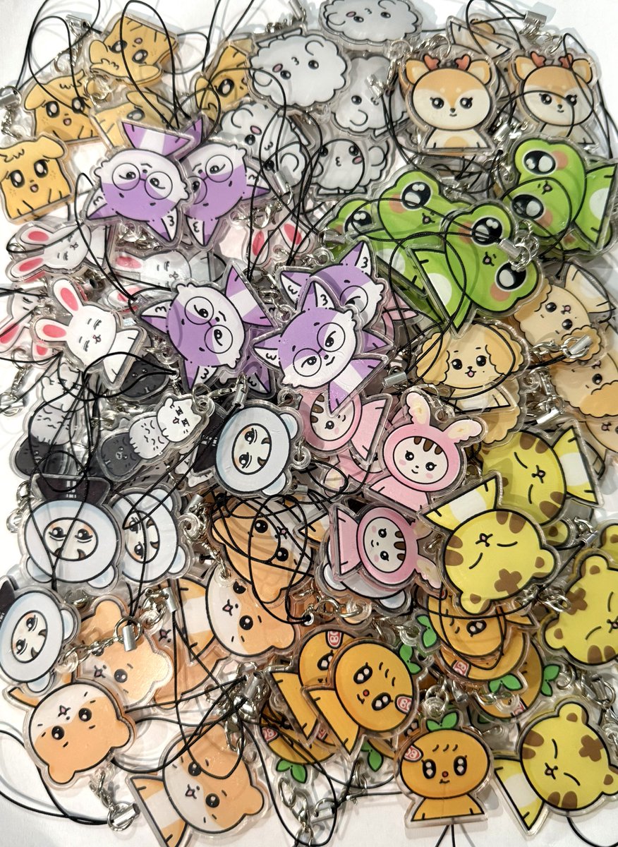 hi jakarta carats!! i will be bringing a big batch over so feel free to come over and say hi 😆🫶🏻

#SVT_RIGHT_HERE_IN_JAKARTA