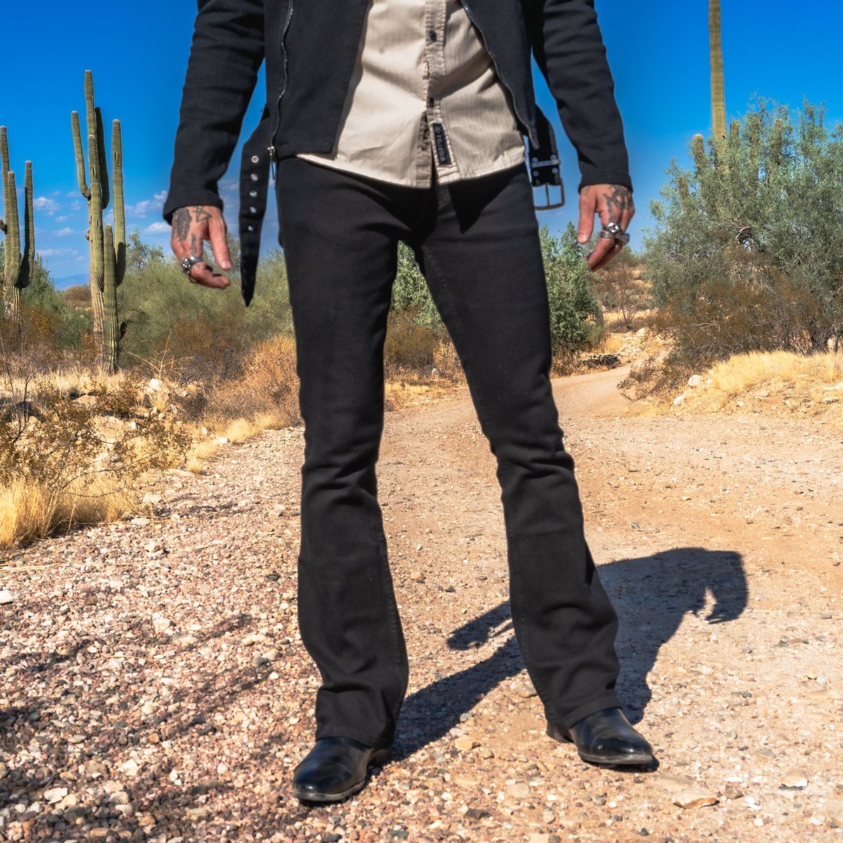 wornstar's tweet photo. ⭐️ Worn in to wear out ⭐️
Vintage, classic, fitted, all-season clothing Created to look and feel worn in, and made for you to wear out
#wornstar #denimstyle #rockerstyle #jackets #jeans #bluejeans #blackjeans
https://t.co/IkbBNqSmeS https://t.co/746hvKflmc