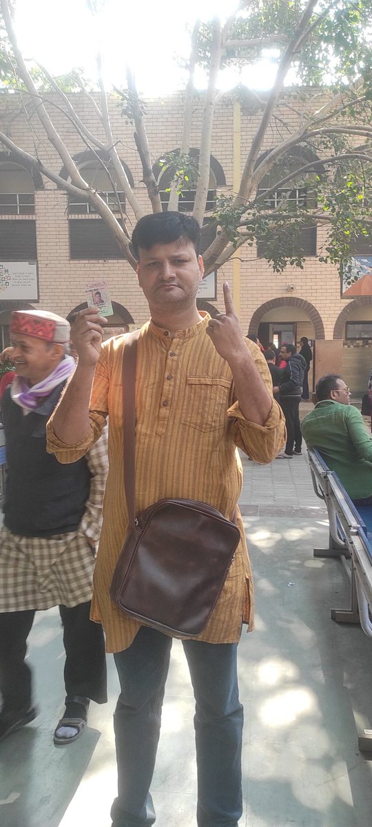 DeepakNeelesh's tweet image. दिल्ली में आज आम चुनाव है। नागरिक होने का कर्तव्य निभाया हूँ।
#DelhiElection2025 
#VotingDay 
#VOTE