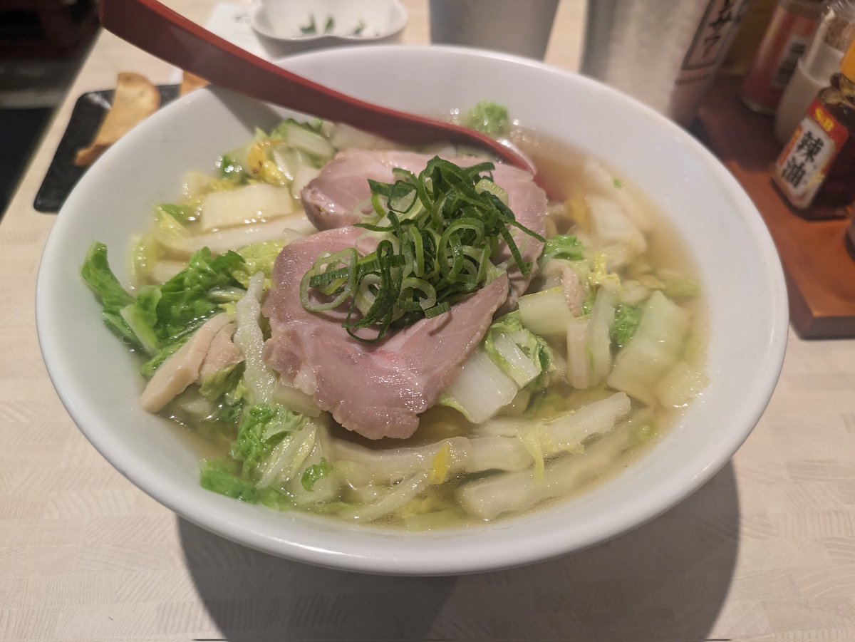mmmmhmy's tweet photo. 先日食べた和田屋の白菜タンメン🍜
白菜大好き人間な私は白菜増量大歓喜🥹
ちょーー美味しかった🤤
体に優しいので罪悪感ゼロ笑

今回辛ニラに初挑戦しましたけど、美味しすぎてこれだけでお酒飲めます🍻
テイクアウトしたい😂 https://t.co/rZVDrgd6Pd