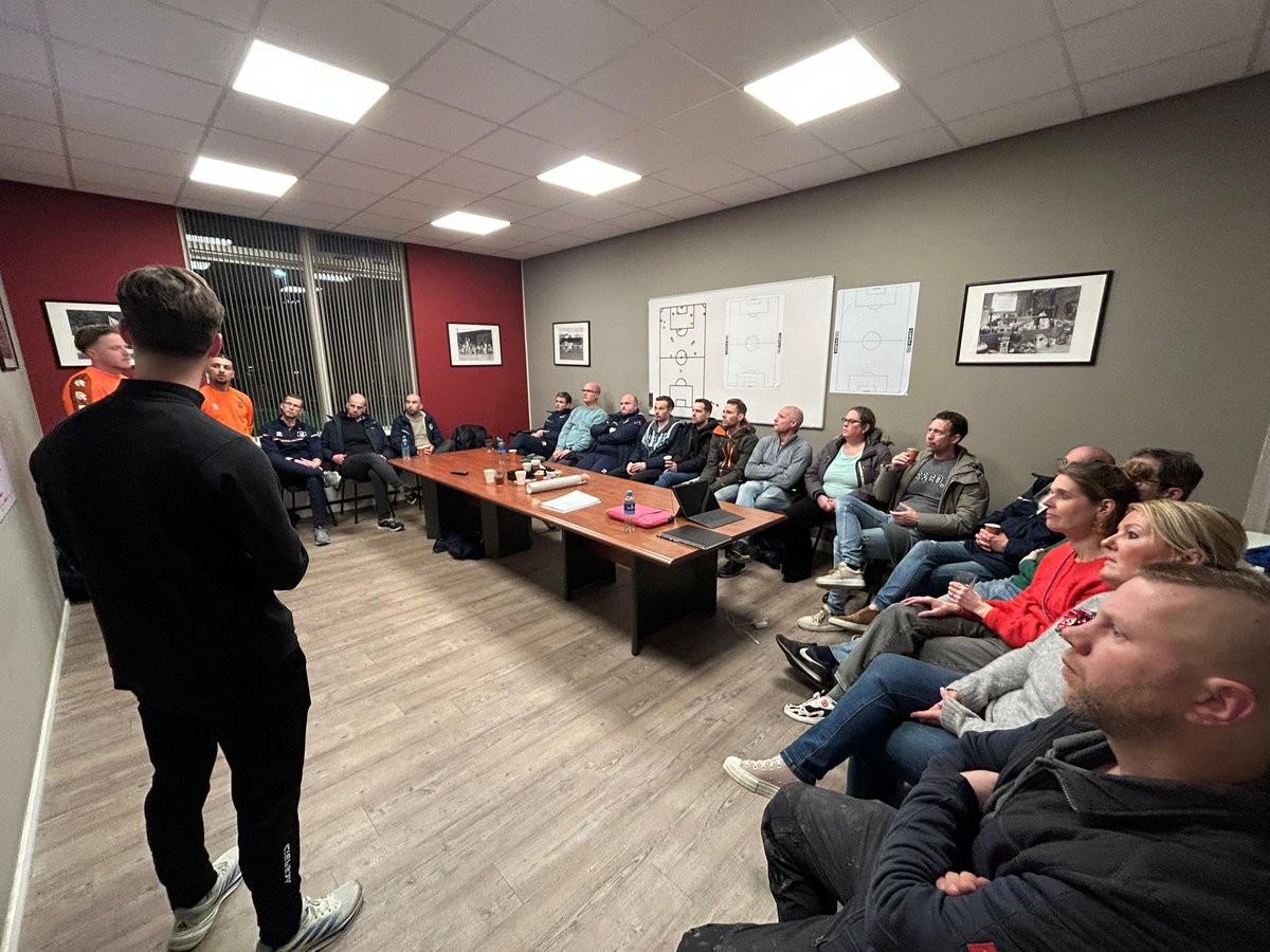 v.v. Valken '68 tweet media