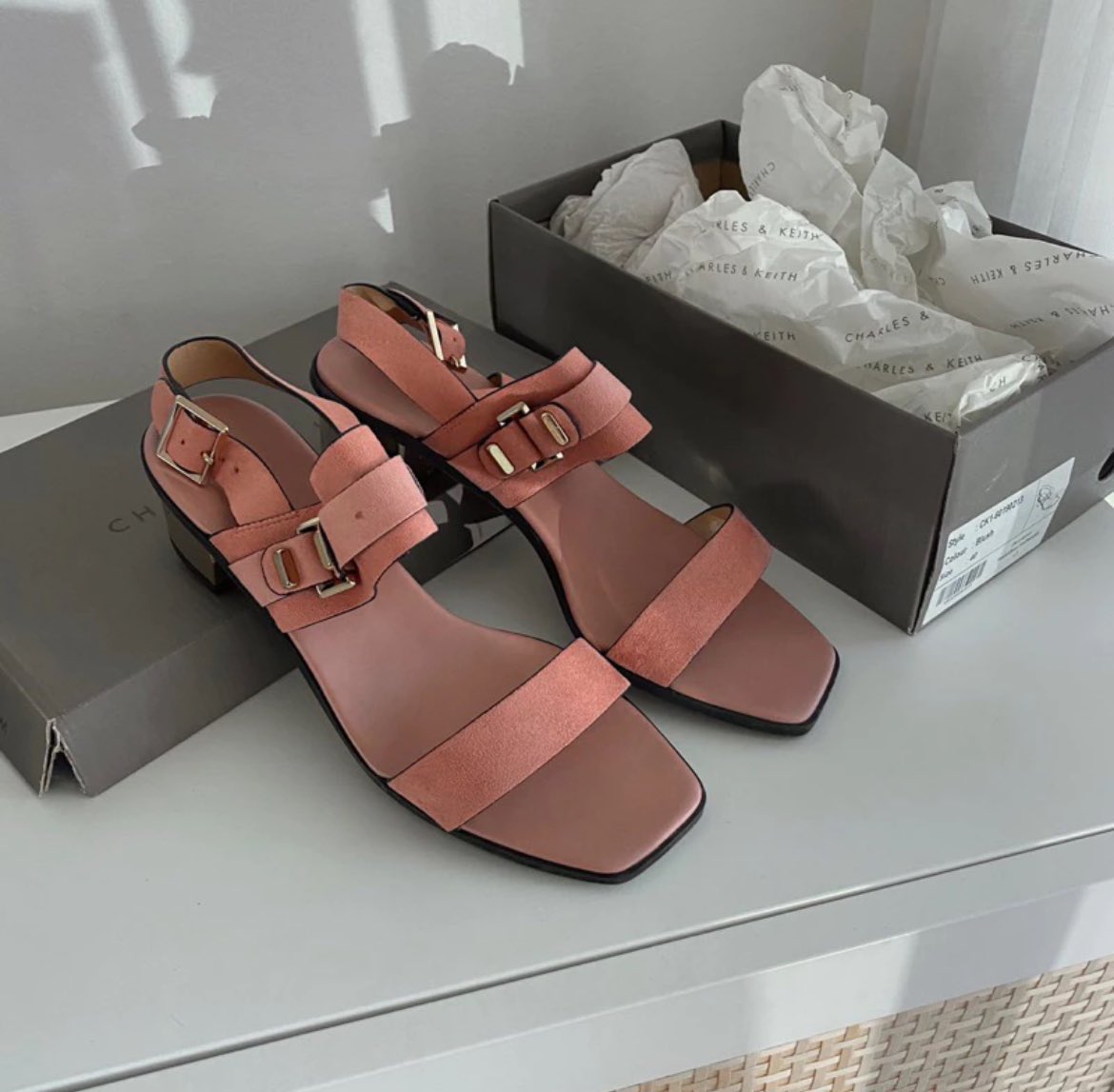 Stickers_circle's tweet image. ขายเทอีกคู่
 รองเท้า charles &amp;amp; keith ส้นสูง 2 นิ้ว สีชมพู พร้อมกล่อง ไซต์ 40 ใส่ไปไม่กี่รอบ 
💗555฿ รวมส่ง

#ส่งต่อcharleskeith #charleskeith #ส่งต่อรองเท้า #ส่งต่อรองเท้ามือสอง