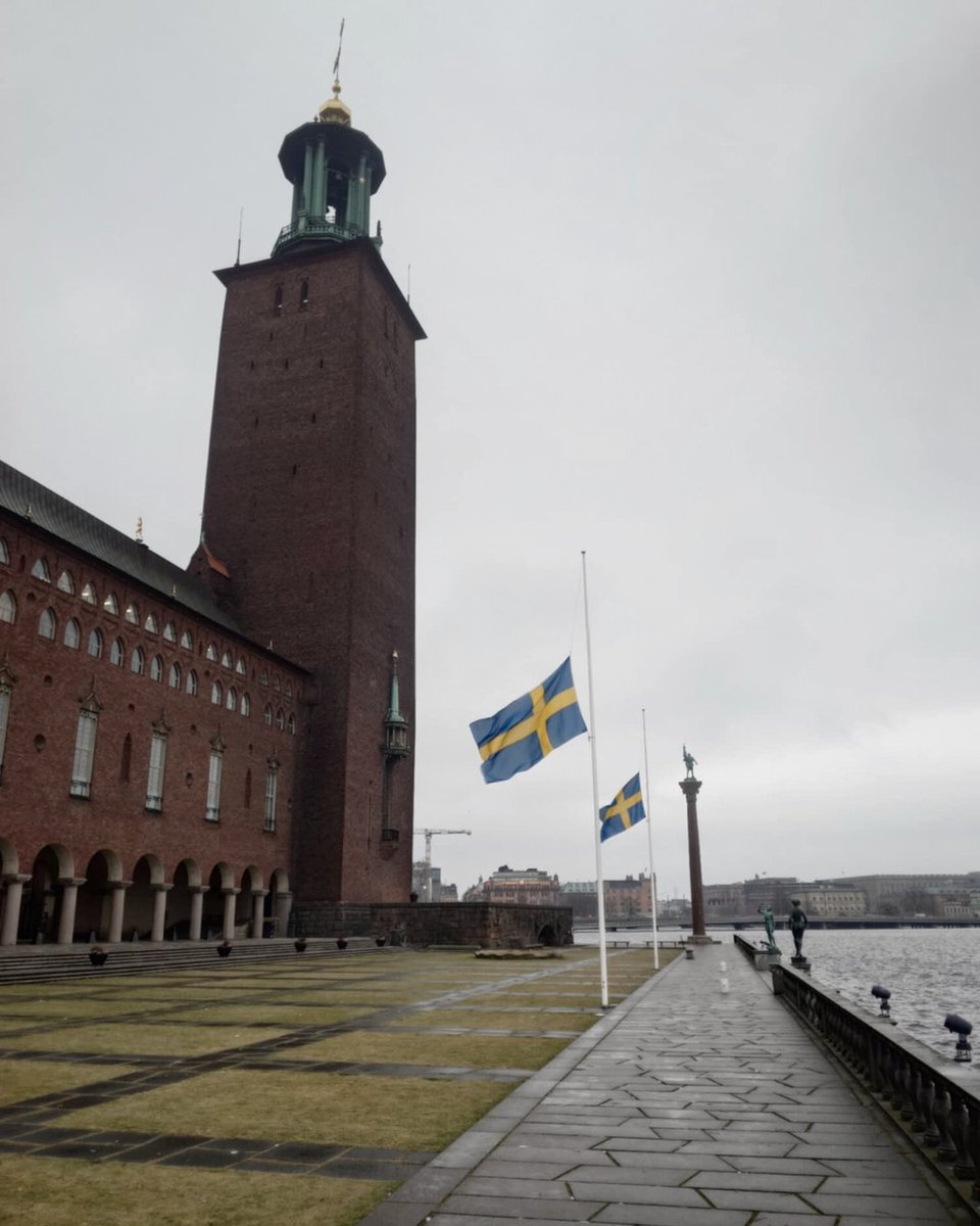 Det är svårt att ta in det som hänt påCampus Risbergska i Örebro igår. Före lunch en plats för framtidstro, sedan en plats där elva människor miste livet, och många fler skadades. De vittnesmål som nu sprids är hjärtskärande – från tvåbarnsmamman som med nöd och näppe lyckades