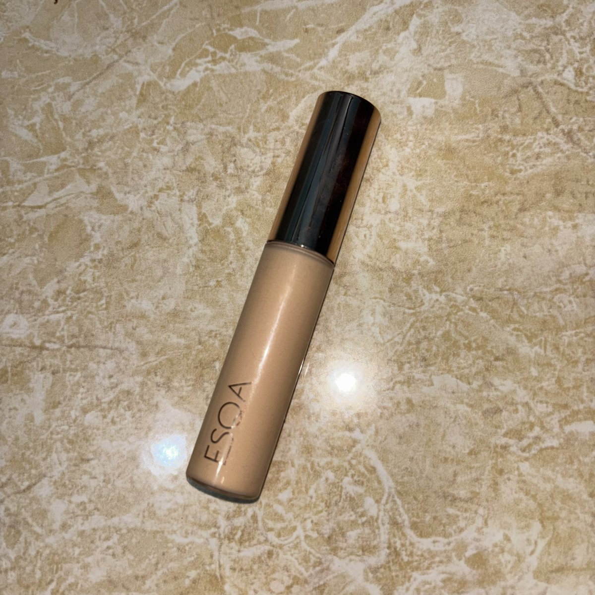 lulusaurs's tweet photo. wts preloved esqa concealer 15g shade custard baru dipake beberapa kali ajaa sayang bgt mubazirr yuk di co 45k ajaa bisa oren, link di dm yaa 🤩🤩🤩 https://t.co/W8CnM0gmsD
