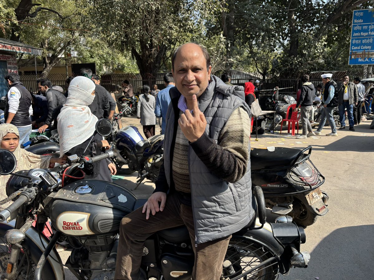 Casting your vote is a responsibility for a responsible citizen to make a strong Nation.
My Vote is My Right and Pride.
#DelhiElection2025
#DelhiAssemblyElection2025