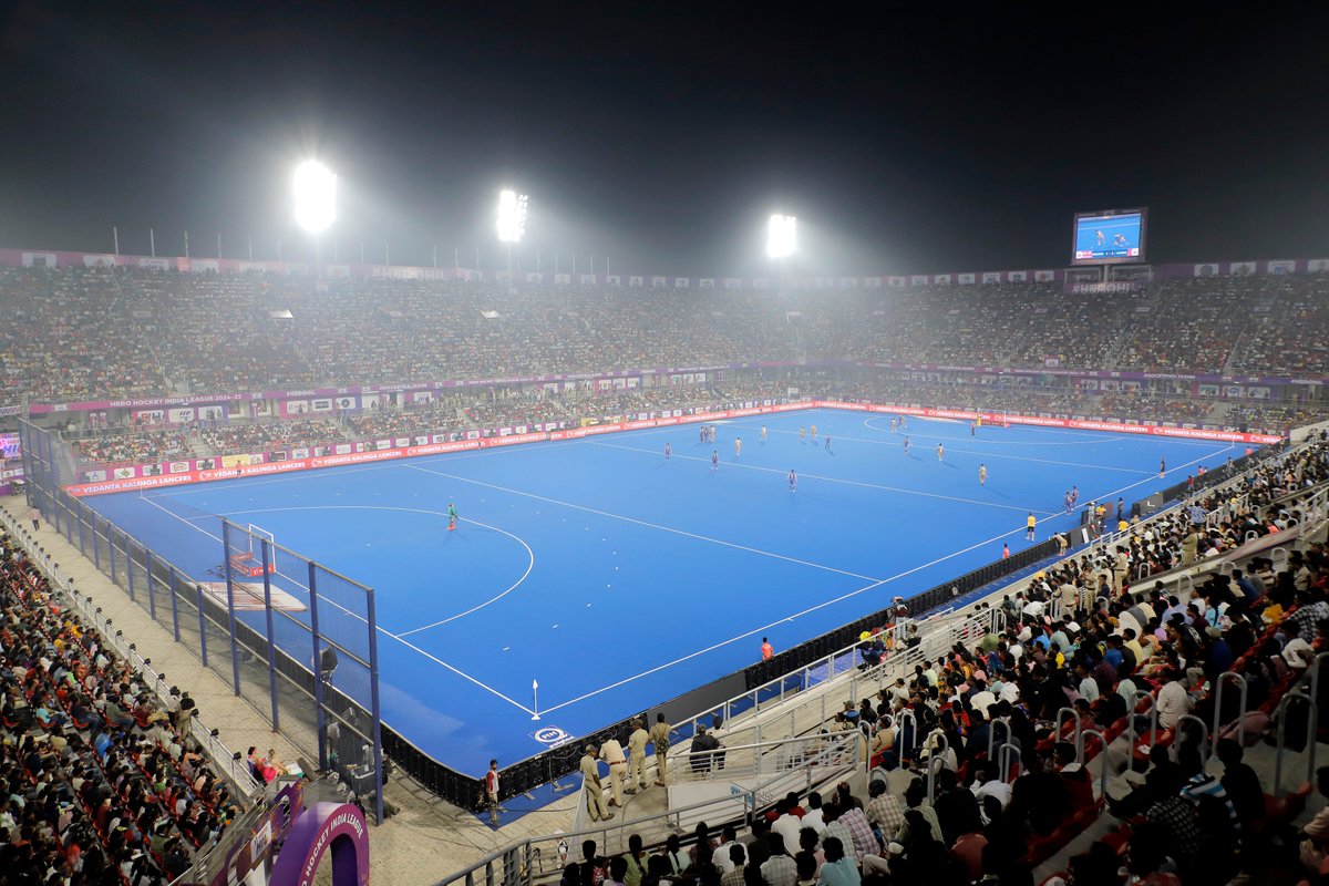 HockeyIndiaLeag's tweet photo. Throwback to Hockey Ka Mahakumbh where thousands of passionate fans filled the stadium in Rourkela during the final of the Men’s Hero Hockey India League! 🏑🔥 

The energy, the cheers, and the love for hockey were unmatched.

#HockeyIndiaLeague #HockeyKaJashn #HIL #RourkelaVibes @FIH_Hockey @TheHockeyIndia