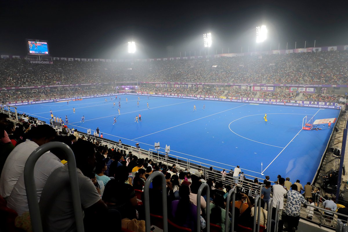 HockeyIndiaLeag's tweet photo. Throwback to Hockey Ka Mahakumbh where thousands of passionate fans filled the stadium in Rourkela during the final of the Men’s Hero Hockey India League! 🏑🔥 

The energy, the cheers, and the love for hockey were unmatched.

#HockeyIndiaLeague #HockeyKaJashn #HIL #RourkelaVibes @FIH_Hockey @TheHockeyIndia