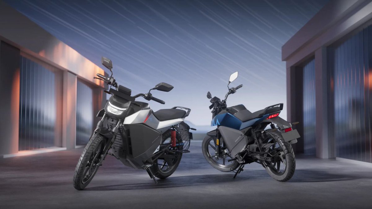republic's tweet photo. Ola Electric launched the Roadster X series for the Indian market. The Ola Roadster X is available in three battery packs and Roadster X+ in two battery packs.
.
.
.
https://t.co/D23ZEag27d
#olaelectric #olaelectricbike #olashares #olaroadsterx https://t.co/mSnxSDFU9H