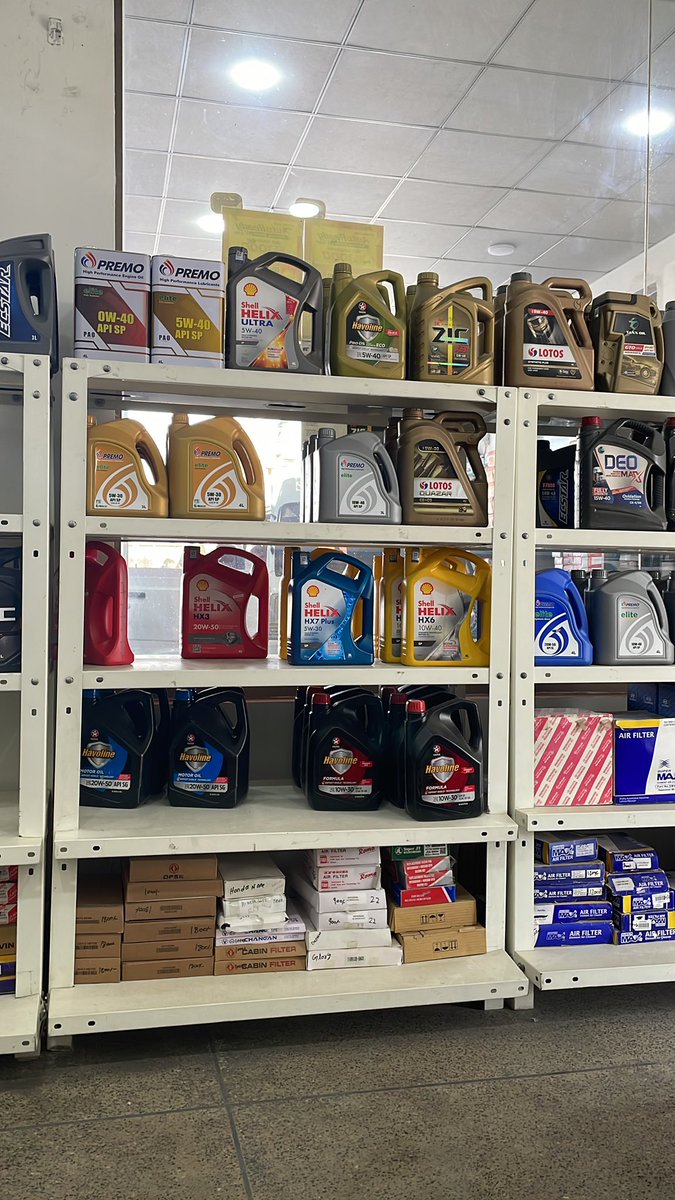 homansays's tweet image. That’s how our holidays pass. Places we don’t talk about much 😂
#Oilchanges 
#Holidaydiaries