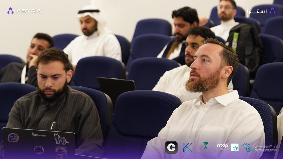 AstraSaudi's tweet photo. The fourth day of the Astra AI Product Leadership BootCamp kicked off with a session on automating documentation using AI, delivered by Sidney Scott. 

He discussed the role of AI in enhancing documentation processes, increasing efficiency, and reducing manual effort, while showcasing key tools and technologies used in this field.