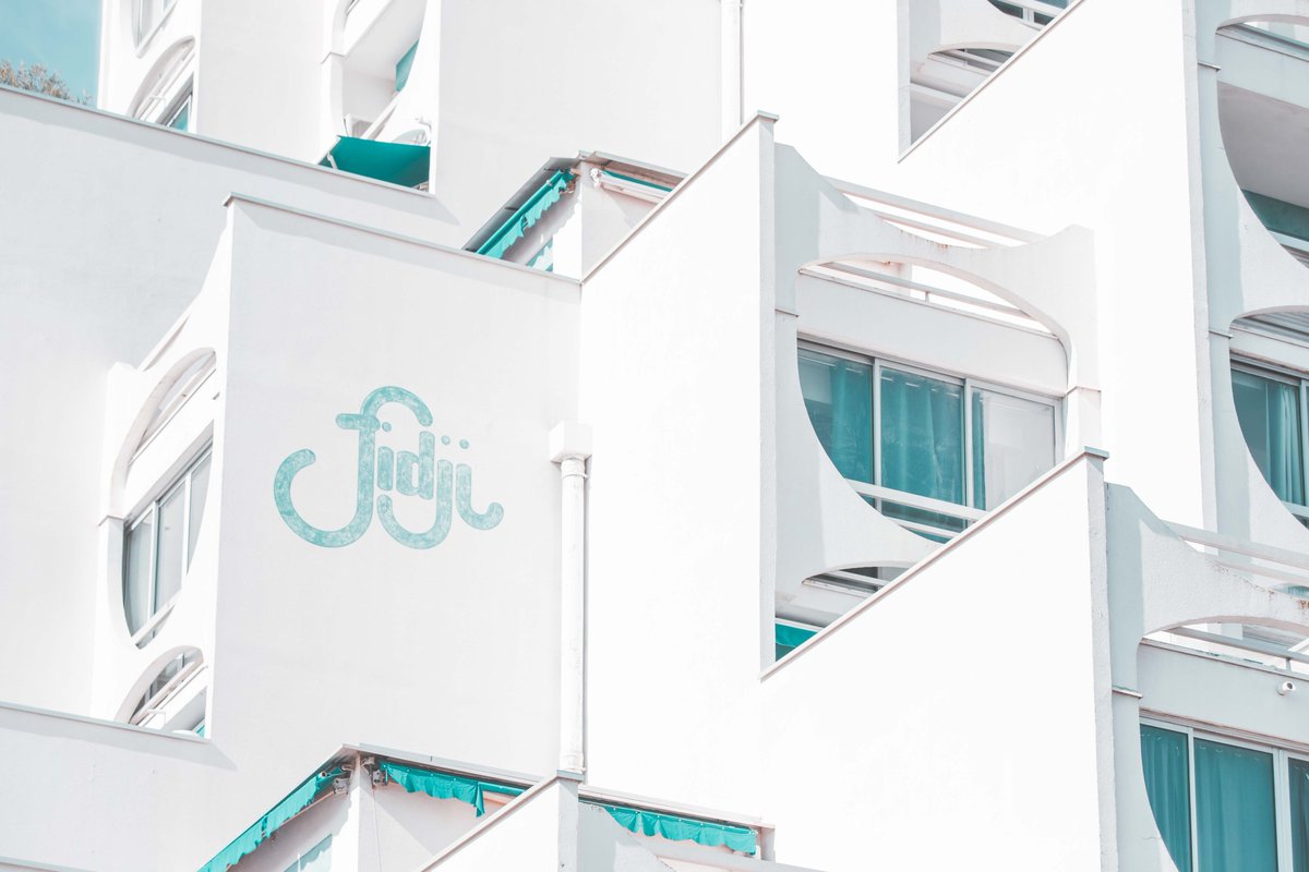 La Grande-Motte

#hérault
#occitanie
#architecture
<a href="/CanonFrance/">Canon France</a>
<a href="/Lightroom/">Adobe Lightroom</a>