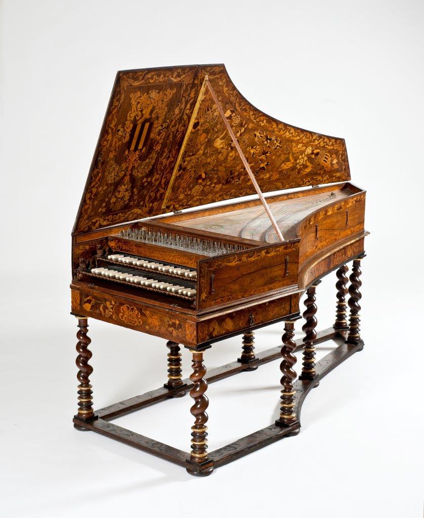 #inthespotlight This rare #harpsichord, acquired by the MIM in 1879, will be on display throughout February in the museum's gallery dedicated to the history of musical instruments in Europe. More info: tinyurl.com/59mf4pr3