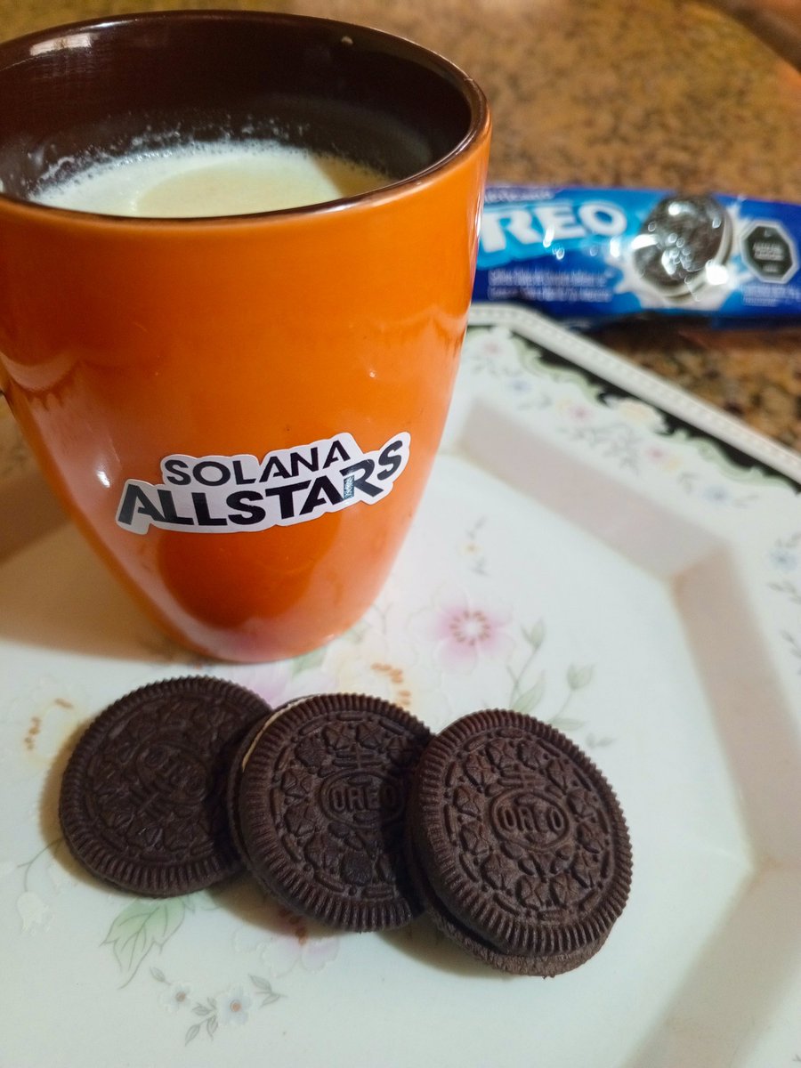 kailybv's tweet image. #combinaciones #imperdibles en la mañana... Y luego toca sudar esas calorías en la tarde con @moonwalkfitness 👣🔥🏃🏽‍♀️