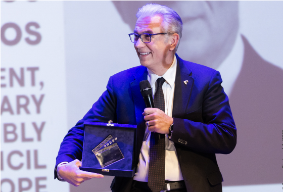 Congratulations to filmmakers Lina Vdovîi and <a href="/RaduCiorniciuc/">Radu Ciorniciuc</a>, winners of the first ever Human Rights in Motion Award for their documentary "Papa-Tata"!

The 5,000-euro award was presented by the <a href="/PACE_President/">Theodoros Rousopoulos</a> at the <a href="/FIPADOC/">Fipadoc</a> Festival in Biarritz.

More:
pace.coe.int/en/news/9774/l…