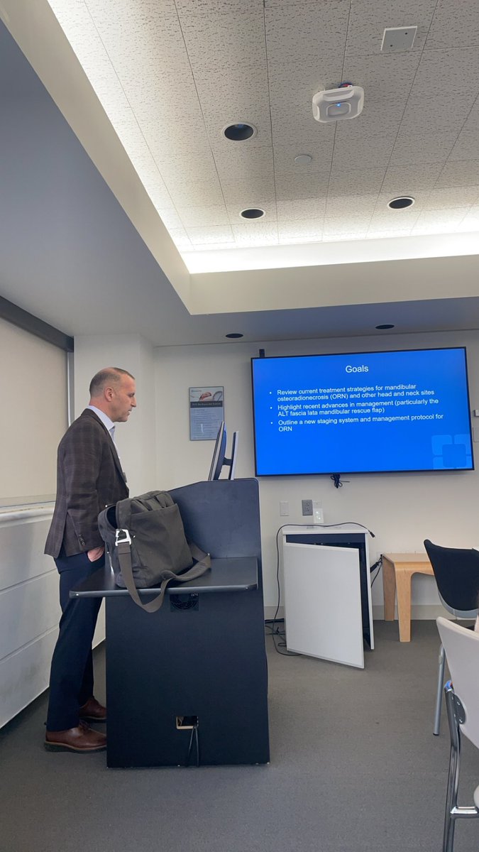 ccf_idfellows's tweet photo. Today at #CCFID Grand Rounds, Dr. Michael Fritz provided insights into the management of osteoradionecrosis. Important to consider comprehensive approaches in patient care. #InfectiousDiseases #MedEd https://t.co/iO8JityFph
