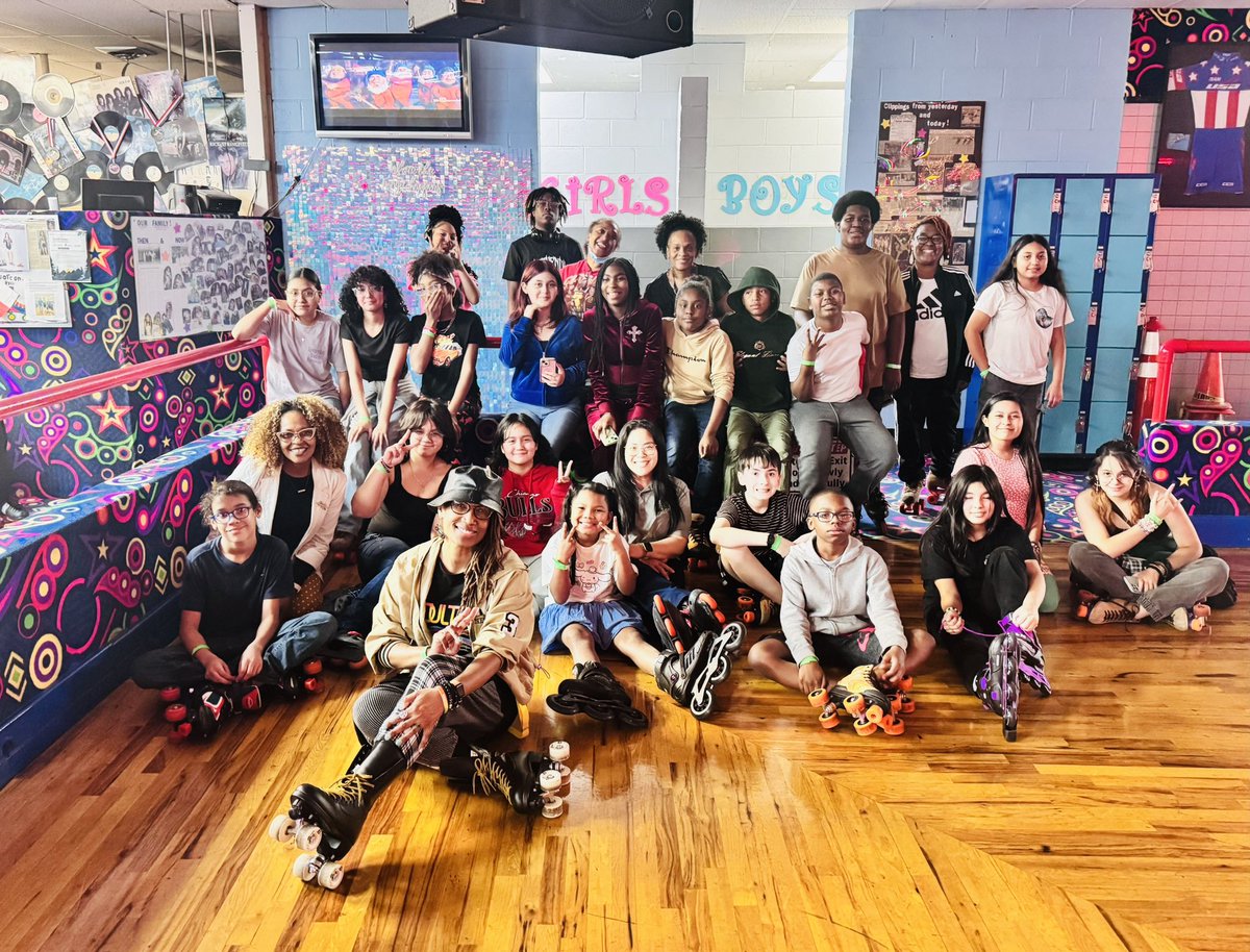 NdMccray's tweet photo. What a cute night! Huge thanks to our amazing parents, students, teachers, staff, friends, and family for rolling out to our skate night fundraiser! Your support will help make our Black History Month Program special. See you next time in May! #BeMoreDoMore @ShotwellMS_AISD https://t.co/Dqs23Hdhec