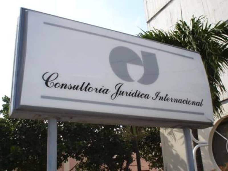 AnaTeresita González (@anateresitagf) on Twitter photo Reiteramos a nuestra población que el traspaso de legalizaciones de <a href="/CubaMINREX/">Cancillería de Cuba</a> al <a href="/Minjus_Cuba/">Ministerio de Justicia de la República de Cuba</a> no implica cambios en los procesos establecidos para la legalización de documentos.
Los interesados deben acudir, como hasta el momento, a los bufetes especializados y consultorías. Reiteramos a nuestra población que el traspaso de legalizaciones de <a href="/CubaMINREX/">Cancillería de Cuba</a> al <a href="/Minjus_Cuba/">Ministerio de Justicia de la República de Cuba</a> no implica cambios en los procesos establecidos para la legalización de documentos.
Los interesados deben acudir, como hasta el momento, a los bufetes especializados y consultorías.