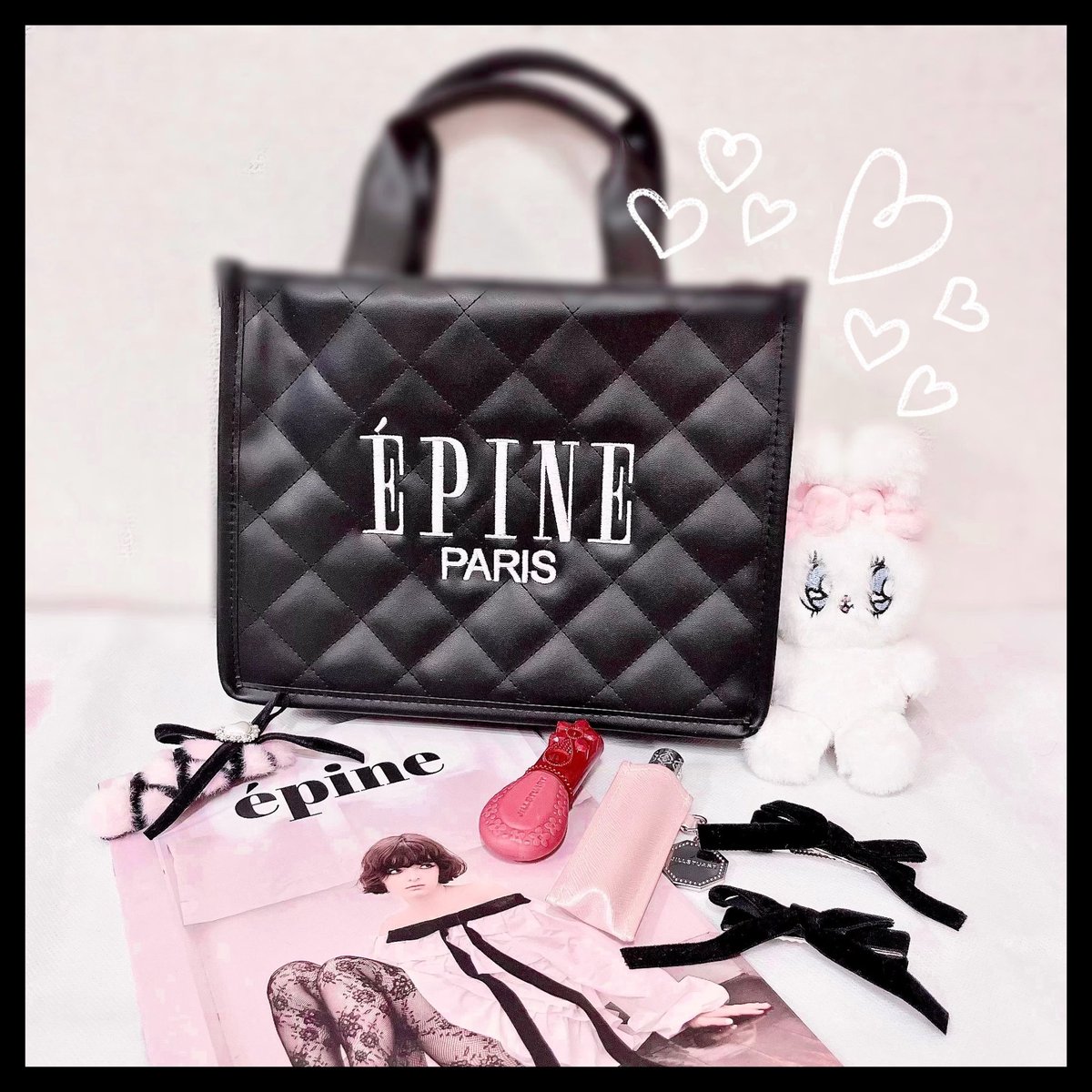 s_hyde666's tweet photo. ÉPINE PARIS QUILTING BAG BOOK🎀🖤🤍
絶対欲しかったÉPINEのバッグ無事GET꒰՞⸝⸝⊃ ·̫ <՞꒱🪄🎀
ブラックとピンクでめちゃくちゃ迷ったけど王道ブラック♡
意外と中身入りそうだしショルダーバッグにもなるし何より可愛すぎるのでヘビロテする⁺✧.ᐟ .ᐟ
#epine #épine #paris #épineparis https://t.co/9u4AQTQQiK
