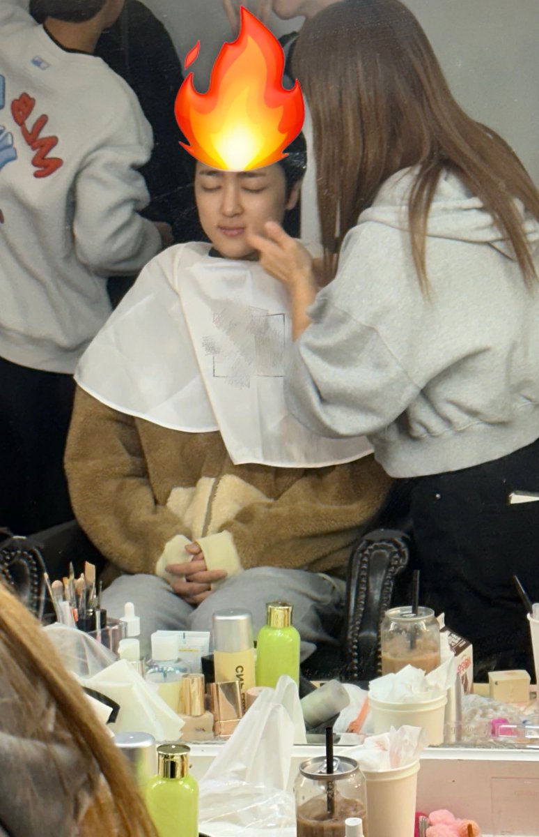 [#카엘]
원래 주인공은 마지막에 등장하는 법
나의 사랑 잔수 아주 형 말도 잘 안 듣고 맨날 애교만 부리는 우리 귀염둥이 생일 너무 축하하고 태어나줘서 고맙고 오래오래 애교 부려줘~^^🫶

#LUN8 #루네이트
#천사같은_목소리가진_박진수_생축
#SweetAsTangerines_HappyJinsuDay