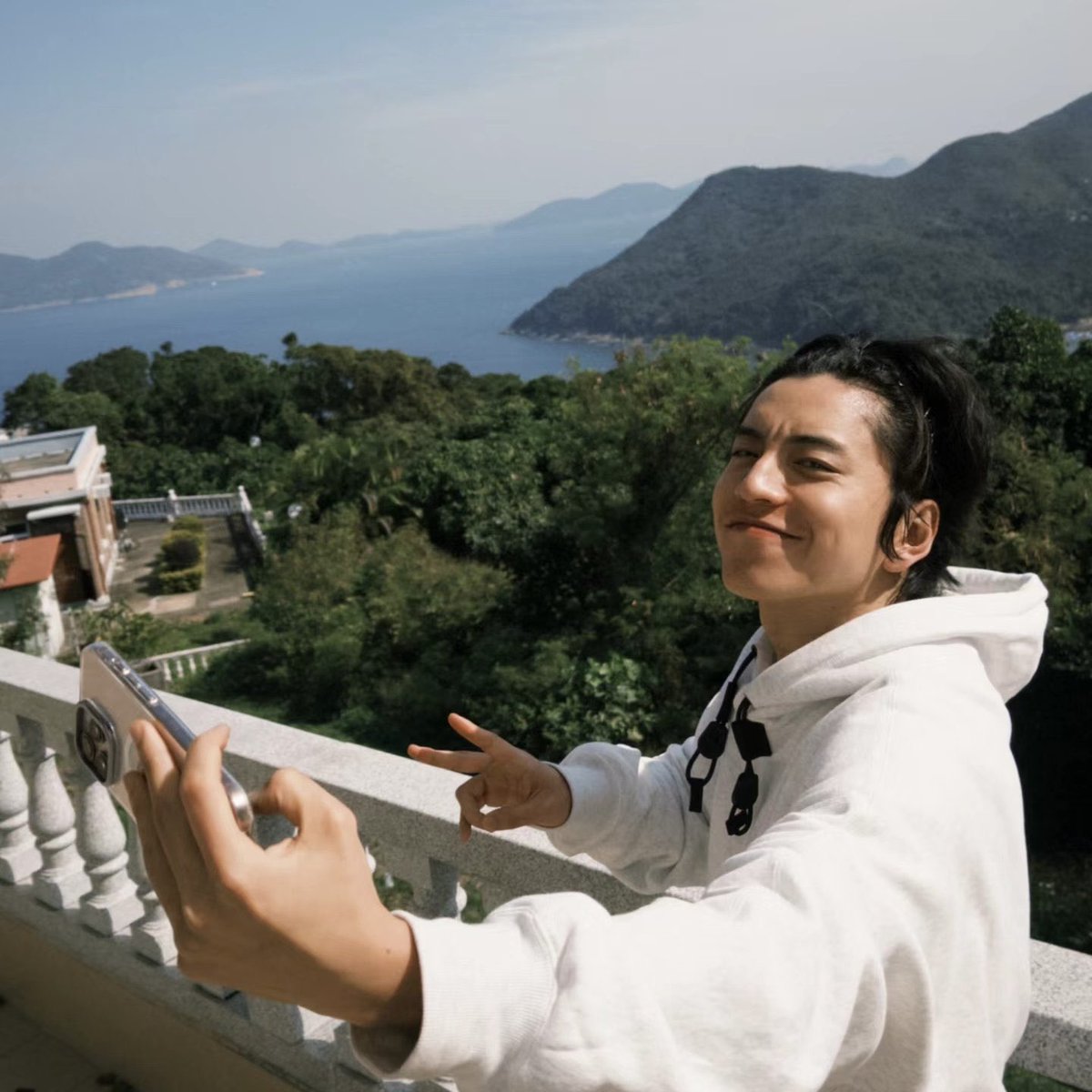 DarrenWangDaily's tweet photo. that killer smile tho https://t.co/amTVjbMaHb