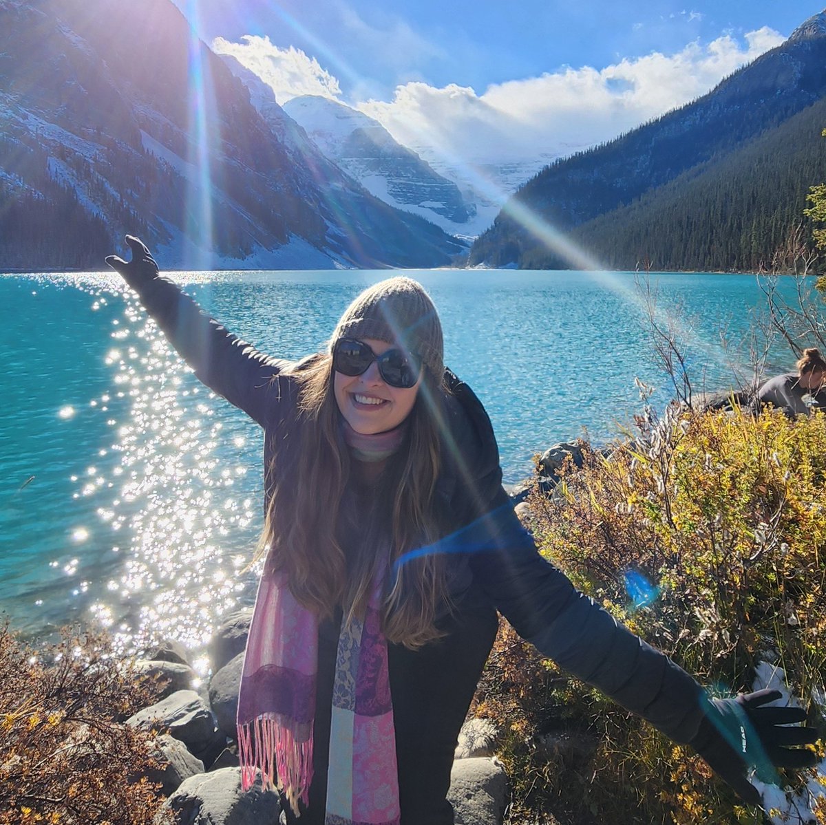 Sashinhaa's tweet photo. Lake Louise 🥹💓 https://t.co/nmEJRXNQoN