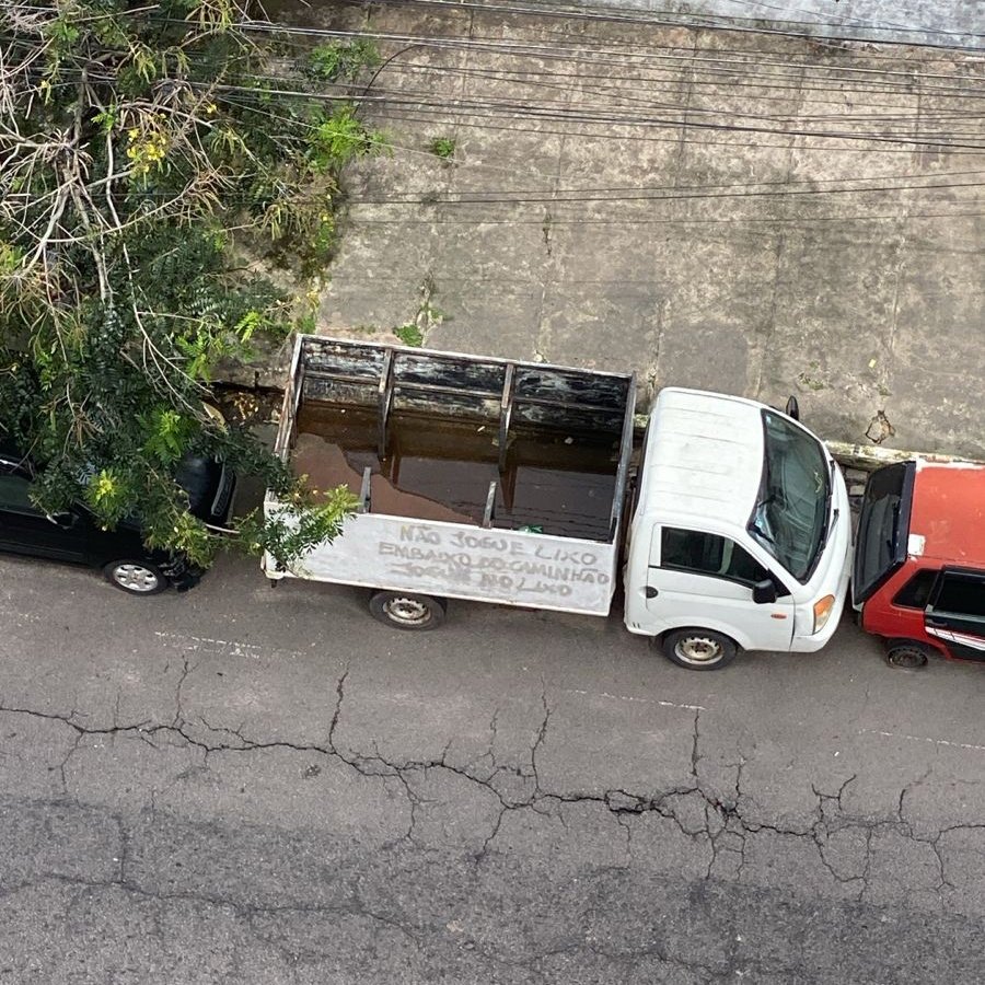 belmobilidade's tweet photo. DENGUE
Recebemos denúncia de um caminhão aparentemente abandonado no bairro do Reduto, com acúmulo de água parada e possíveis focos de dengue.
Gaspar Viana, esquina com a General Magalhães.
#Belém #Reduto #Saúde https://t.co/7rUL4aV9Ej