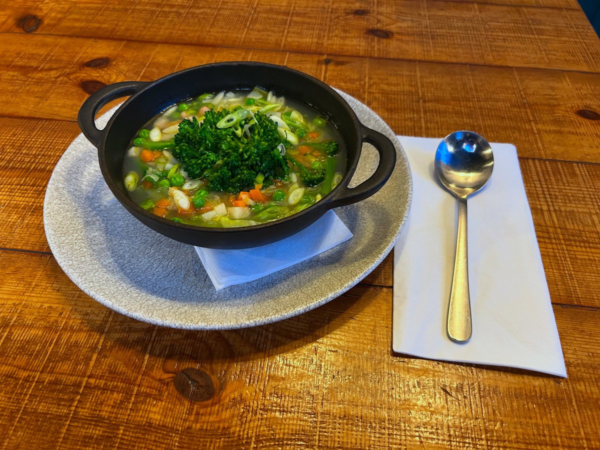 Can you believe this incredible food only cost £18?! 

Our Waldorf salad and mushroom gnocchi pair perfectly for a completely vegetarian and flavour packed selection from our February set menu 

Which is your favourite combo? 

#youngschefs #setmenu