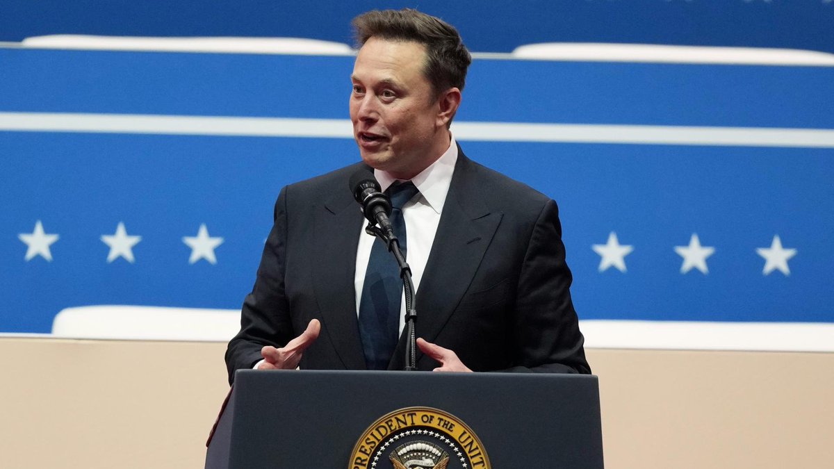 MarioNawfal's tweet photo. 🚨🇺🇸DOGE TEAM IS SHREDDING GOVERNMENT WASTE—AND WINNING

Elon's elite team of engineers, working 120-hour weeks, is slashing bureaucracy at record speed—forcing 20,000+ federal workers to take the exit package.

Nicknamed “The Bobs” by desperate bureaucrats, they’re moving so fast that resistance is collapsing. Elon? Unbothered: “That is why they are losing so fast.”

Source: Daily Mail, @DOGE