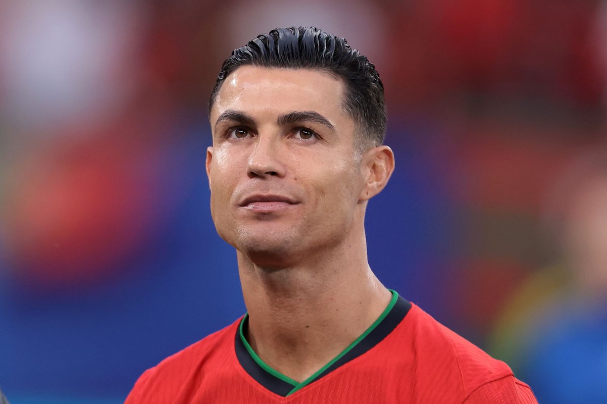 KomboCS's tweet photo. The 🐐 turns 40 https://t.co/24h85xn8Ji
