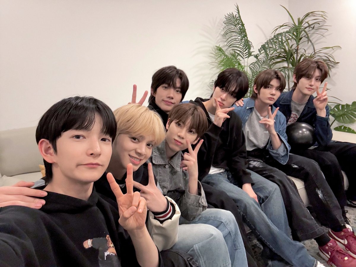 official_arrc's tweet photo. [📷]  
250205 Welcome!  

#ARrC #아크 
#nukidz_out_the_box https://t.co/N6Zvf7aEau