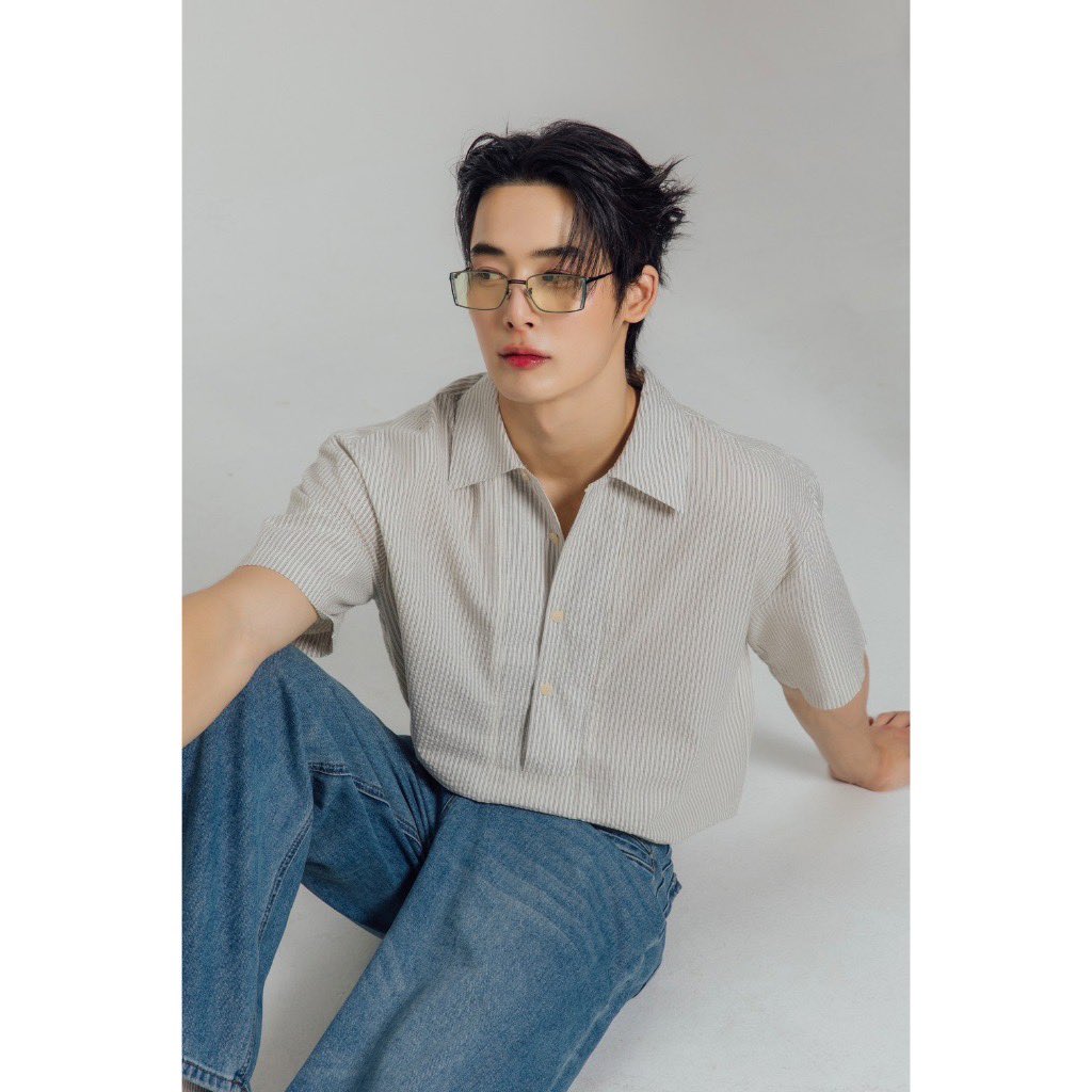 เสื้อลายทางแขนสั้นโอเวอร์ไซต์ รุ่นใหม่ล่าสุดในราคา ฿890 ที่ Shopee
👉🏻s.shopee.co.th/3LBl1Gd8fB