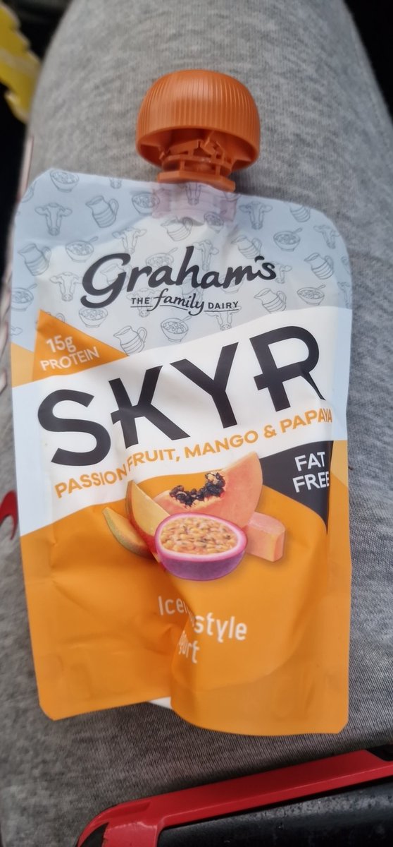 _kingerzz's tweet photo. Top tier yoghurt right here. Question is tho do you drink or eat yoghurt? 🤔 https://t.co/PLAxci98fo