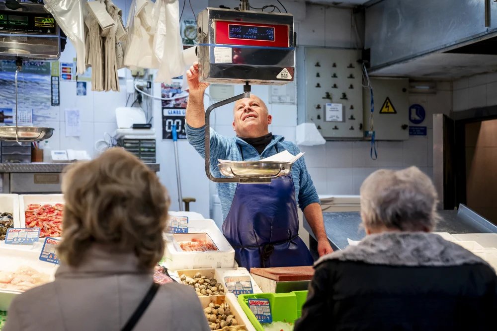 nbcnews.com/news/world/spa…

Spanish ministers agree to cut legal working week to 37.5 hours
“This proposal is about living better, working less and being much more productive and more efficient economically,” the labor minister said.