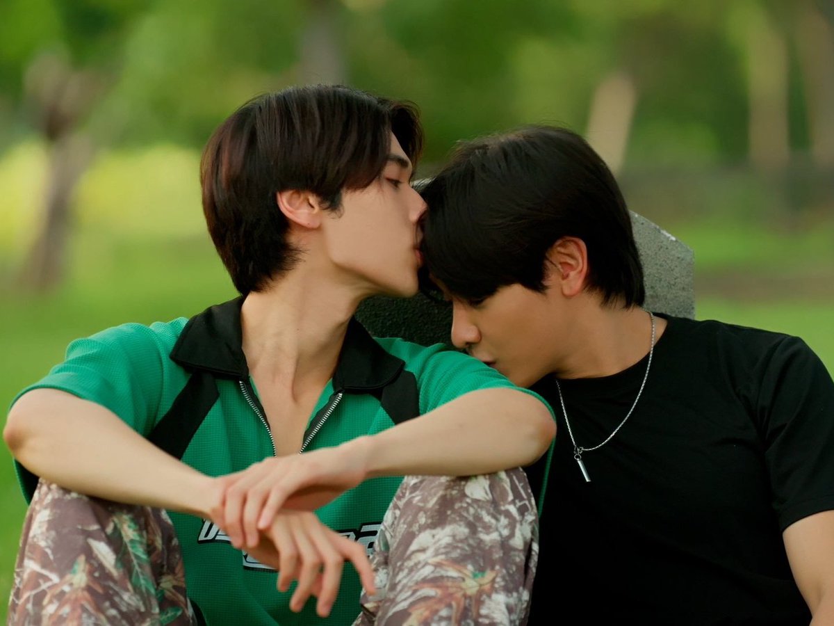 yayeechen's tweet photo. มึงทำให้กูรู้สึกว่าอยากอยู่กับมึงไปนาน

#TheHeartKillersEP11 https://t.co/dnxqdHp9EK