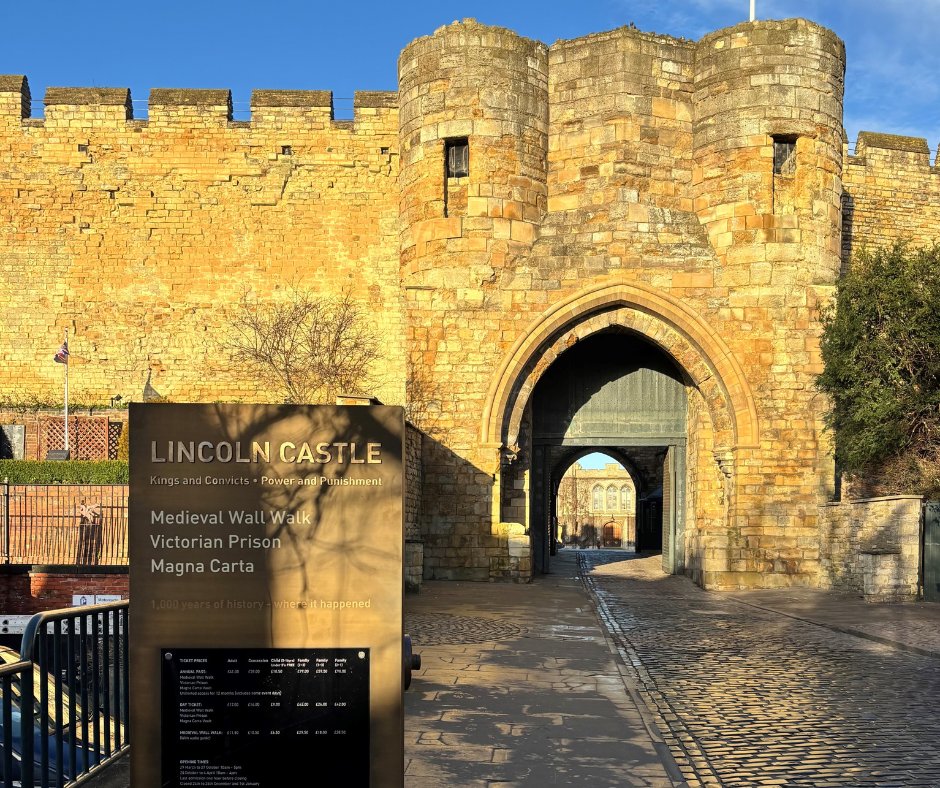 Looking good Lincoln Castle 😎

The scaffolding is finally down - and the gate is positively glowing in the sunshine!