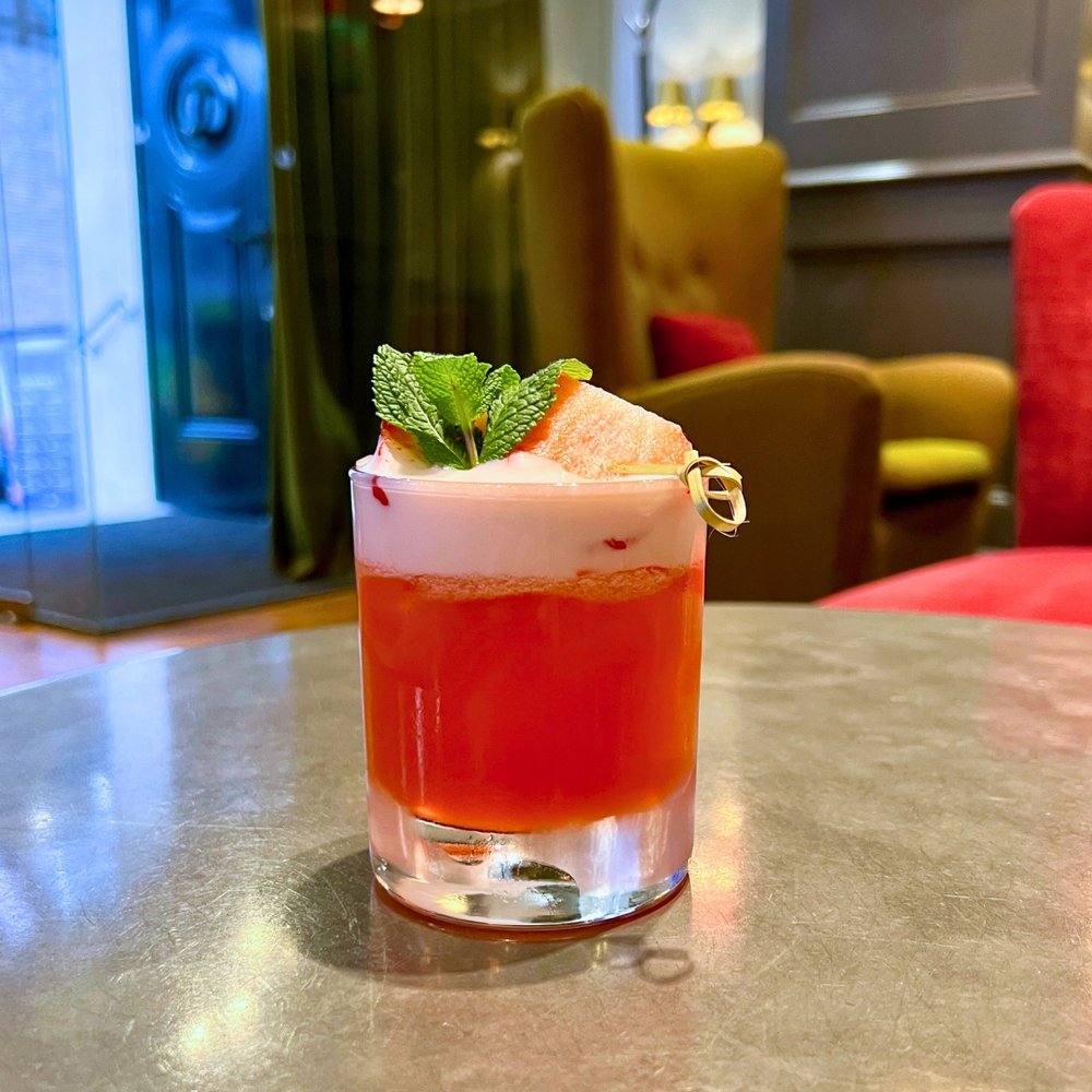 Team London Bridge (@teamlondonbdg) on Twitter photo 🍹💕 Celebrate Valentine’s Day at Quarter Bar & Lounge <a href="/LondBridgeHotel/">London Bridge Hotel</a> From Feb 10-15, enjoy a delightful Valentine’s cocktail with your special someone - just £10 for DealCard holders! The perfect romantic treat awaits. 💘✨
👉 teamlondonbridge.co.uk/dealcard-food/… 🍹💕 Celebrate Valentine’s Day at Quarter Bar & Lounge <a href="/LondBridgeHotel/">London Bridge Hotel</a> From Feb 10-15, enjoy a delightful Valentine’s cocktail with your special someone - just £10 for DealCard holders! The perfect romantic treat awaits. 💘✨
👉 teamlondonbridge.co.uk/dealcard-food/…