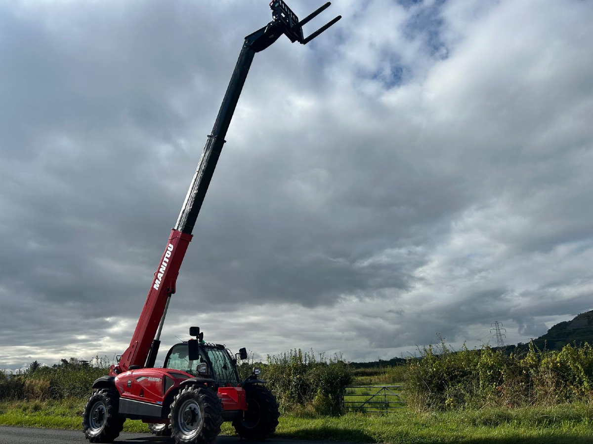 Looking for a compact and capable hydrostatic construction telehandler?
The Manitou MT930H offers a 9 metre reach and a 3 ton lifting capacity from its compact chassis!
Our 2024 Demonstrator is now available for sale! £57,500 plus VAT!

pvdobson.com/industrial-pla…