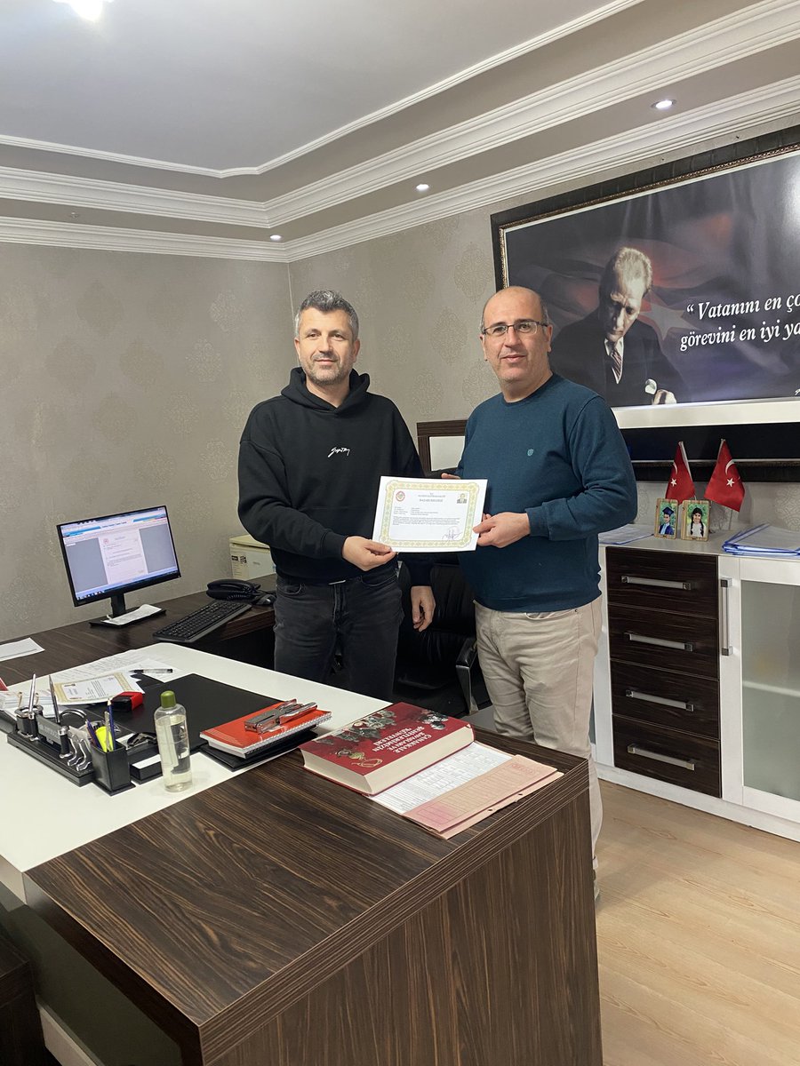 AladagNufus's tweet photo. Sayın Kaymakamımız Hasan Ali KURT’un tensipleri ile Müdürlüğümüzde görevli tüm personelimize Başarı Belgeleri teslim edilmiştir. Başarılarının devamını diler, tebrik ederiz.
#hayatınheranında 
@AdanaNufus @sofuoglufatih @Aladagkaymakam @sakippehlivan https://t.co/s6IK5nlmRJ